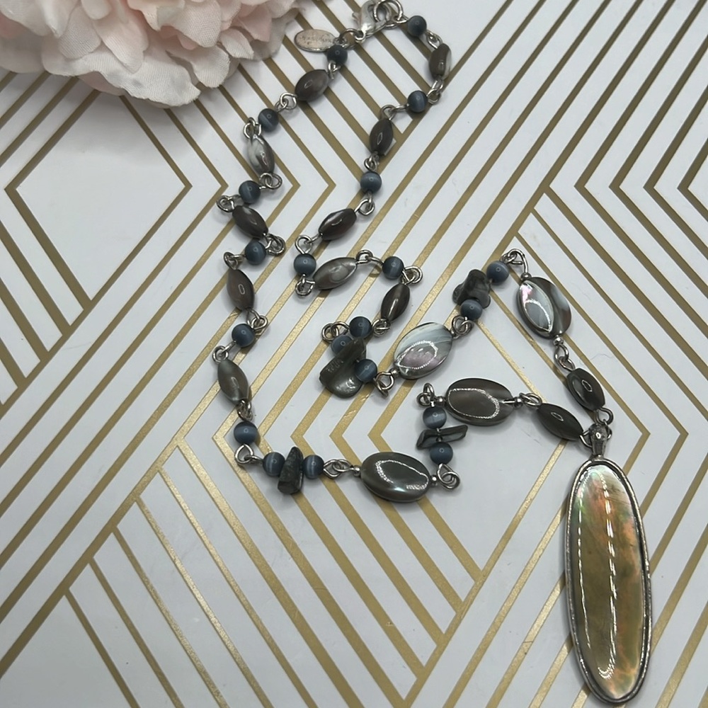 Reversible Worthington Shell Necklace.